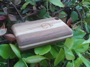 handmade-wooden-iphone-sleeve_4