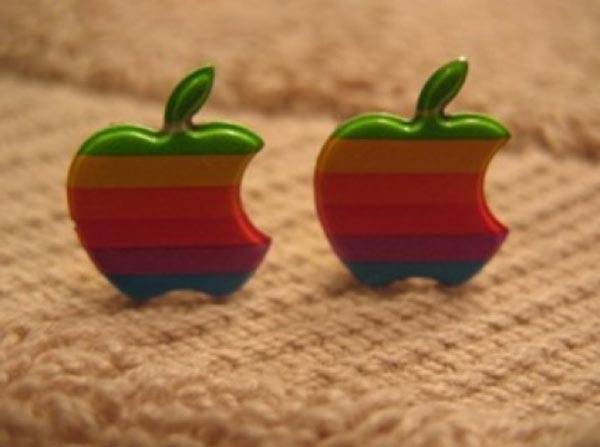 vintage-apple-logo-earrings vintage-apple-logo-earrings